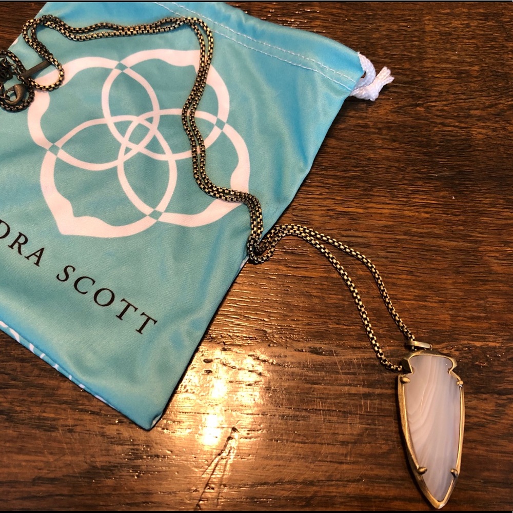Kendra Scott arrowhead necklace